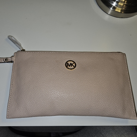 Pale Pink Micheal Kors Clutch - Picture 1 of 3